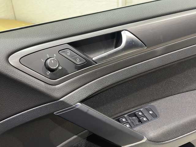 フォルクスワーゲン ゴルフ ヴァリアント TSI コンフォートライン テックエディション 佐賀県 2019(令1)年 2.7万km ディープブラックパールエフェクト