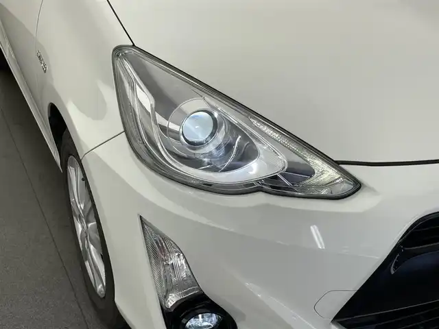 トヨタ アクア G 愛知県 2015(平27)年 7.6万km ライムホワイトパールクリスタルシャイン 純正ナビ　バックカメラ　ＬＥＤライト　禁煙車　フルセグＴＶ　Ｂｌｕｅｔｏｏｔｈ　ＤＶＤ　プッシュスタート　セーフティセンス　衝突軽減装置　クルコン　ＥＴＣ　オートライト　オートハイビーム　スペアタイヤ