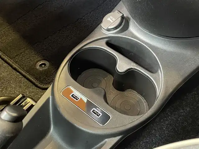 フィアット ５００ 1．2 ポップ 愛知県 2021(令3)年 2.2万km Ｌグリーン ワンオーナー/純正ディスプレイオーディオ/Bluetooth/USB/キーレス/ETC/ステアリングスイッチ/アルミホイール/フォグライト/MTモード付AT/スピードリミッター/スタッドレスホイールセット