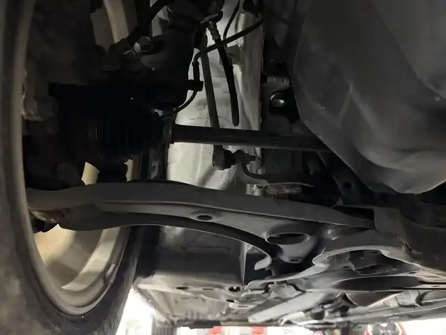 日産 ノート X 三重県 2019(平31)年 1.5万km ブリリアントホワイトパール ガソリン/FF/フロアCVT/純正 7インチナビ MM318D-W/（FM/AM/CD/DVD/iPod/SD/TV/WALKMAN/USB/Bluetooth/MUSIC STOCKER）/【OP】アラウンドビューモニター（移動物検知機能付）*/ドライブレコーダー 前方/ETC/安全/・エマージェンシーブレーキ/・LDW（車線逸脱警報）/・フロント＆バックソナー/・踏み間違い衝突防止アシスト/・ハイビームアシスト/・VDC（ビークルダイナミクスコントロール）/など/装備/・【OP】インテリジェント ルームミラー（デジタルインナーミラー）/・【OP】ヒーター付ドアミラー*/・マニュアルエアコン/・プッシュスタート/・電動格納ドアミラー/・純正 15inAW/・インテリジェントキーx1/など