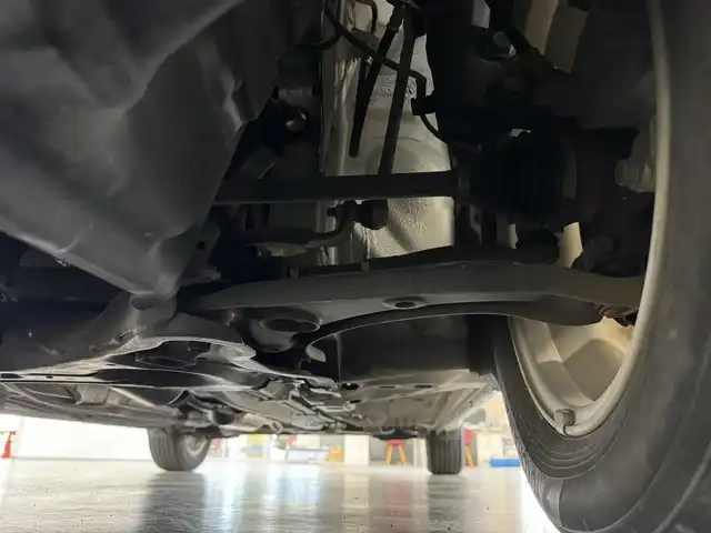 日産 ノート X 三重県 2019(平31)年 1.5万km ブリリアントホワイトパール ガソリン/FF/フロアCVT/純正 7インチナビ MM318D-W/（FM/AM/CD/DVD/iPod/SD/TV/WALKMAN/USB/Bluetooth/MUSIC STOCKER）/【OP】アラウンドビューモニター（移動物検知機能付）*/ドライブレコーダー 前方/ETC/安全/・エマージェンシーブレーキ/・LDW（車線逸脱警報）/・フロント＆バックソナー/・踏み間違い衝突防止アシスト/・ハイビームアシスト/・VDC（ビークルダイナミクスコントロール）/など/装備/・【OP】インテリジェント ルームミラー（デジタルインナーミラー）/・【OP】ヒーター付ドアミラー*/・マニュアルエアコン/・プッシュスタート/・電動格納ドアミラー/・純正 15inAW/・インテリジェントキーx1/など