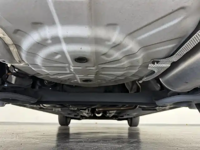 日産 ノート X 三重県 2019(平31)年 1.5万km ブリリアントホワイトパール ガソリン/FF/フロアCVT/純正 7インチナビ MM318D-W/（FM/AM/CD/DVD/iPod/SD/TV/WALKMAN/USB/Bluetooth/MUSIC STOCKER）/【OP】アラウンドビューモニター（移動物検知機能付）*/ドライブレコーダー 前方/ETC/安全/・エマージェンシーブレーキ/・LDW（車線逸脱警報）/・フロント＆バックソナー/・踏み間違い衝突防止アシスト/・ハイビームアシスト/・VDC（ビークルダイナミクスコントロール）/など/装備/・【OP】インテリジェント ルームミラー（デジタルインナーミラー）/・【OP】ヒーター付ドアミラー*/・マニュアルエアコン/・プッシュスタート/・電動格納ドアミラー/・純正 15inAW/・インテリジェントキーx1/など