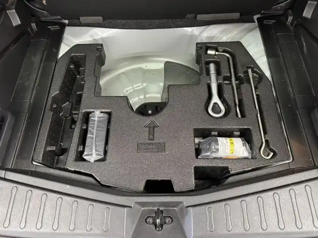 日産 ノート X 三重県 2019(平31)年 1.5万km ブリリアントホワイトパール ガソリン/FF/フロアCVT/純正 7インチナビ MM318D-W/（FM/AM/CD/DVD/iPod/SD/TV/WALKMAN/USB/Bluetooth/MUSIC STOCKER）/【OP】アラウンドビューモニター（移動物検知機能付）*/ドライブレコーダー 前方/ETC/安全/・エマージェンシーブレーキ/・LDW（車線逸脱警報）/・フロント＆バックソナー/・踏み間違い衝突防止アシスト/・ハイビームアシスト/・VDC（ビークルダイナミクスコントロール）/など/装備/・【OP】インテリジェント ルームミラー（デジタルインナーミラー）/・【OP】ヒーター付ドアミラー*/・マニュアルエアコン/・プッシュスタート/・電動格納ドアミラー/・純正 15inAW/・インテリジェントキーx1/など