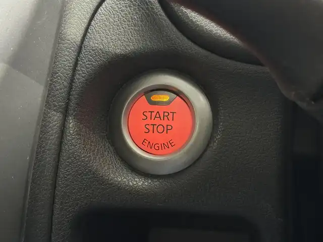 日産 ノート X 三重県 2019(平31)年 1.5万km ブリリアントホワイトパール ガソリン/FF/フロアCVT/純正 7インチナビ MM318D-W/（FM/AM/CD/DVD/iPod/SD/TV/WALKMAN/USB/Bluetooth/MUSIC STOCKER）/【OP】アラウンドビューモニター（移動物検知機能付）*/ドライブレコーダー 前方/ETC/安全/・エマージェンシーブレーキ/・LDW（車線逸脱警報）/・フロント＆バックソナー/・踏み間違い衝突防止アシスト/・ハイビームアシスト/・VDC（ビークルダイナミクスコントロール）/など/装備/・【OP】インテリジェント ルームミラー（デジタルインナーミラー）/・【OP】ヒーター付ドアミラー*/・マニュアルエアコン/・プッシュスタート/・電動格納ドアミラー/・純正 15inAW/・インテリジェントキーx1/など