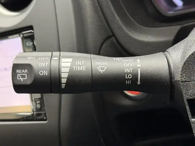 日産 ノート X 三重県 2019(平31)年 1.5万km ブリリアントホワイトパール ガソリン/FF/フロアCVT/純正 7インチナビ MM318D-W/（FM/AM/CD/DVD/iPod/SD/TV/WALKMAN/USB/Bluetooth/MUSIC STOCKER）/【OP】アラウンドビューモニター（移動物検知機能付）*/ドライブレコーダー 前方/ETC/安全/・エマージェンシーブレーキ/・LDW（車線逸脱警報）/・フロント＆バックソナー/・踏み間違い衝突防止アシスト/・ハイビームアシスト/・VDC（ビークルダイナミクスコントロール）/など/装備/・【OP】インテリジェント ルームミラー（デジタルインナーミラー）/・【OP】ヒーター付ドアミラー*/・マニュアルエアコン/・プッシュスタート/・電動格納ドアミラー/・純正 15inAW/・インテリジェントキーx1/など