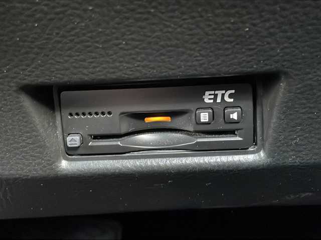 スズキ スイフト RS－DJE 山口県 2015(平27)年 6.2万km スーパーブラックパール ワンオーナー/純正SDナビ　【CN-R302Z】/・Bluetooth接続/・AM/FM/・DVD再生機能有/・ワンセグTV/ビルトインETC/クルーズコントロール/パドルシフト/アイドリングストップ/横滑り防止装置/純正フロアマット/スマートキー/プッシュスタート/スペアキー1本/USB入力端子/純正16インチアルミホイール/ウィンカーミラー