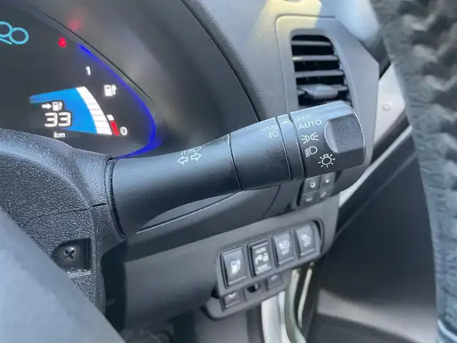 日産 リーフ G 滋賀県 2013(平25)年 9.8万km ブリリアントホワイトパール 純正7インチナビ/【CD/DVD/フルセグTV/USB】/バックカメラ/ETC/クルーズコントロール/LEDヘッドライト/オートライト/全席シートヒーター/ステアリングヒーター/社外フロアマット/ドアバイザー/プッシュスタート/スマートキー/ステアリングリモコン