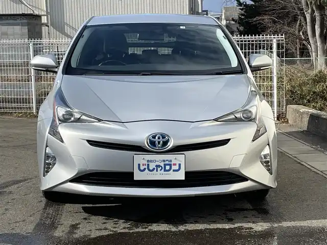 トヨタ プリウス S ツーリングセレクション 福島県 2016(平28)年 12.7万km シルバーM (株)IDOMが運営する【じしゃロン福島店】の自社ローン対象車両になります。こちらは現金ご利用時の価格です。/自社ローンご希望の方は別途その旨お申付け下さい/アルパイン車種専用ナビ/フルセグテレビ/バックカメラ/ウッドコンビステアリング/シートヒーター/ステアリングリモコン/ＥＴＣ/ドアバイザー/車両接近アラーム/運転モード切替（ＥＶ・ＥＣＯ・ＰＷＲ）