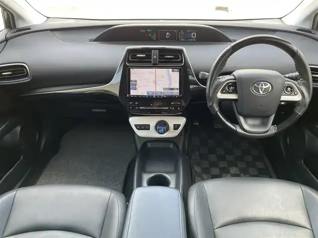 トヨタ プリウス S ツーリングセレクション 福島県 2016(平28)年 12.7万km シルバーM (株)IDOMが運営する【じしゃロン福島店】の自社ローン対象車両になります。こちらは現金ご利用時の価格です。/自社ローンご希望の方は別途その旨お申付け下さい/アルパイン車種専用ナビ/フルセグテレビ/バックカメラ/ウッドコンビステアリング/シートヒーター/ステアリングリモコン/ＥＴＣ/ドアバイザー/車両接近アラーム/運転モード切替（ＥＶ・ＥＣＯ・ＰＷＲ）