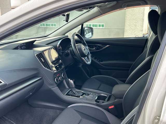 スバル インプレッサ Ｇ４ 2．0i－S アイサイト 福岡県 2017(平29)年 1.5万km クリスタルホワイトP 純正ナビ/純正フロアマット/ETC/IPOD/TV（フルセグ）/SD/FM／AM/Bluetoothオーディオ/メモリーミュージック/DISC/ハンズフリー/クルーズコントロール/オートライト/電動格納ミラー/プッシュスタート/ドライブレコーダー（前SDあり）/パドルシフト/ヒルアシスト/プリクラッシュ/リヤビークルディテクション/レーンキープ/レーダー探知機/横滑り防止/アイドリングストップ