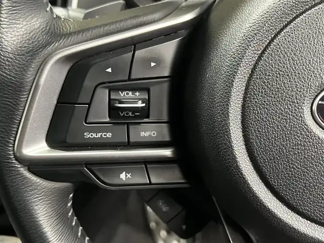 スバル インプレッサ Ｇ４ 2．0i－S アイサイト 秋田県 2017(平29)年 1.5万km クリスタルホワイトパール 寒冷地仕様/純正メモリーナビ(CN-LR820D)/【フルセグTV/DVD/CD/BT/USB/SD/HDMI】/バックカメラ/ETC/純正ドライブレコーダー/追従型クルーズコントロール/アクティブレーンキープ/衝突軽減ブレーキ/横滑り防止装置/トラクションコントール/リアビークルディテクション/インテリジェントAFS/LEDヘッドライト（ＡＵＴＯ付）/フォグランプ/アイドリングストップ/パドルシフト/ＧＰＳ＆レーダー探知機（A220）/電動格納ミラー/電動パーキングブレーキ/純正フロアマット/ドアバイザー/盗難防止装置/保証書・取扱説明書