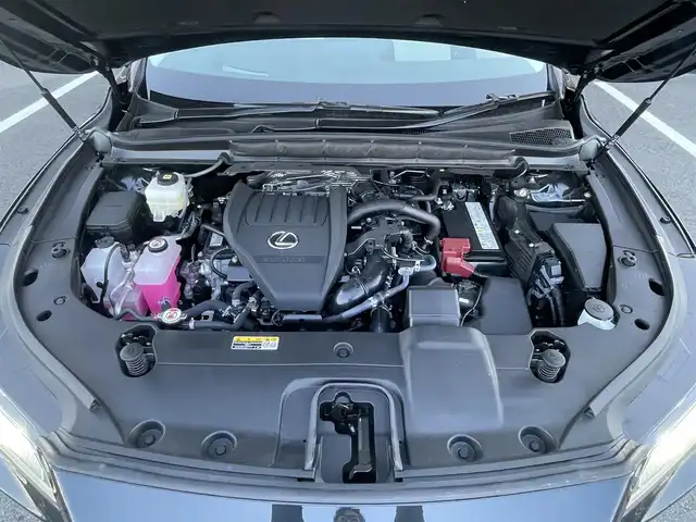 レクサス ＲＸ 350 バージョンL 栃木県 2024(令6)年 0.7万km グラファイトブラックガラスフレーク Lexus Safety　System＋/・プリクラッシュセーフティ/・レーダークルーズコントロール/・レーントレーシングアシスト/・オートマックハイビーム/・ブラインドスポットモニター/・夜間視界支援/・ロードサインアシスト/・ドライバー異常時対応システム/・プロアクティブドライビングアシスト/・レーンディパーチャーアラート/・レーンチェンジアシスト/・発進遅れ告知機能/・ドライバーモニター連携/・フロントクロストラフィックアラート/Lexus Teammate/・Lexus Teammate Advanced Drive/・Lexus Teammate Advanced Park/純正14インチディスプレイオーディオ/・ナビ機能/・フルセグTV/・BT/USB/AM.FM/・Miracast/サンルーフ/パノラミックビューモニター/パワーバックドア/デジタルインナーミラー/白レザーシート/全席パワーシート/全席シートヒーター/全席エアーシート/パドルシフト/ウッドコンビハンドル（純正ハンドルカバー有）/ステアリングスイッチ/ステアリングヒーター/電動パーキングブレーキ/オートホールド/LEDヘッドライト/アイドリングストップ/スマートキー