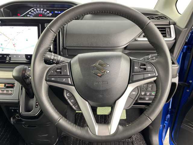 スズキ ソリオ HV MZ 愛知県 2023(令5)年 2.1万km スピーディーブルーM 純正９インチメモリーナビ/（フルセグ/ＣＤ/ＤＶＤ/ＢＴ/ＡＭ/ＦＭ）/全方位カメラ/デュアルブレーキサポート/レーダークルーズ/ＥＴＣ/ドライブレコーダー/両側パワースライドドア/シートヒーター/アイドリングストップ/純正１５インチＡＷ/スマートキー/プッシュスタート/ＬＥＤヘッドライト/ヘッドアップディスプレイ/横滑り防止装置