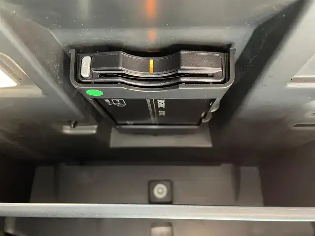 ボルボ ＸＣ６０ T5 AWD インスクリプション 栃木県 2017(平29)年 4.8万km パイングレーメタリック パノラマサンルーフ 」/Bowers＆Wilkins /ヘッドアップディスプレイ /全周囲カメラ /ステアリングヒーター /ベンチレーションシート /パワーシート /シートヒーター/ メーカーナビ /（AM/FM/Bluetooth）/フルセグTV/保証書/取扱説明書 /スペアキー