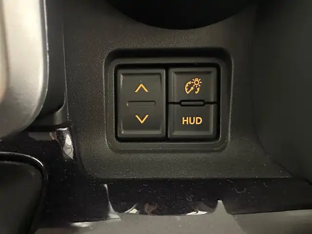 スズキ スペーシア カスタム HYBRID XS ターボ 兵庫県 2023(令5)年 1.3万km ピュアホワイトパール ・純正メモリナビ/・全方位カメラ/・前後ドライブレコーダー/・ビルドインETC/・衝突軽減ブレーキ/・レーンキープアシスト/・追従クルーズコントロール/・両側パワスラ/・ヘッドアップディスプレイ/・シートヒーターD席/・ハーフレザーシート/・パドルシフト/・LEDヘッドライト/・LEDフォグランプ/・純正フロアマット/・ドアバイザー/・アイドリングストップ/・純正15インチアルミホイール/・スマートキー/・スペアキー1本/・プッシュスタート