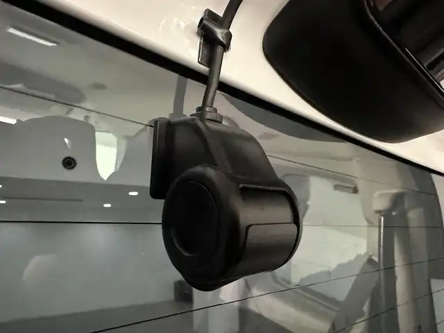 スズキ スペーシア カスタム HYBRID XS ターボ 兵庫県 2023(令5)年 1.3万km ピュアホワイトパール ・純正メモリナビ/・全方位カメラ/・前後ドライブレコーダー/・ビルドインETC/・衝突軽減ブレーキ/・レーンキープアシスト/・追従クルーズコントロール/・両側パワスラ/・ヘッドアップディスプレイ/・シートヒーターD席/・ハーフレザーシート/・パドルシフト/・LEDヘッドライト/・LEDフォグランプ/・純正フロアマット/・ドアバイザー/・アイドリングストップ/・純正15インチアルミホイール/・スマートキー/・スペアキー1本/・プッシュスタート