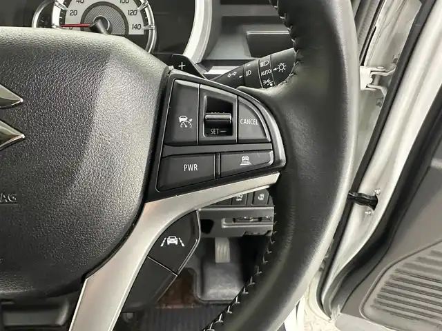 スズキ スペーシア カスタム HYBRID XS ターボ 兵庫県 2023(令5)年 1.3万km ピュアホワイトパール ・純正メモリナビ/・全方位カメラ/・前後ドライブレコーダー/・ビルドインETC/・衝突軽減ブレーキ/・レーンキープアシスト/・追従クルーズコントロール/・両側パワスラ/・ヘッドアップディスプレイ/・シートヒーターD席/・ハーフレザーシート/・パドルシフト/・LEDヘッドライト/・LEDフォグランプ/・純正フロアマット/・ドアバイザー/・アイドリングストップ/・純正15インチアルミホイール/・スマートキー/・スペアキー1本/・プッシュスタート