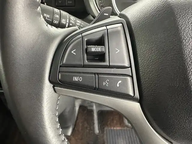 スズキ スペーシア カスタム HYBRID XS ターボ 兵庫県 2023(令5)年 1.3万km ピュアホワイトパール ・純正メモリナビ/・全方位カメラ/・前後ドライブレコーダー/・ビルドインETC/・衝突軽減ブレーキ/・レーンキープアシスト/・追従クルーズコントロール/・両側パワスラ/・ヘッドアップディスプレイ/・シートヒーターD席/・ハーフレザーシート/・パドルシフト/・LEDヘッドライト/・LEDフォグランプ/・純正フロアマット/・ドアバイザー/・アイドリングストップ/・純正15インチアルミホイール/・スマートキー/・スペアキー1本/・プッシュスタート