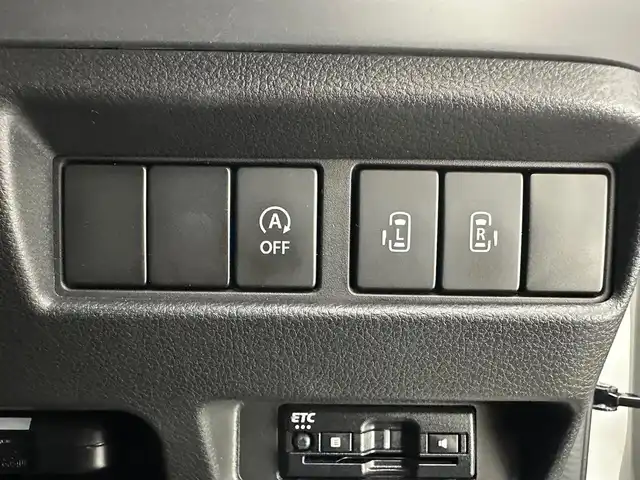 スズキ スペーシア カスタム HYBRID XS ターボ 兵庫県 2023(令5)年 1.3万km ピュアホワイトパール ・純正メモリナビ/・全方位カメラ/・前後ドライブレコーダー/・ビルドインETC/・衝突軽減ブレーキ/・レーンキープアシスト/・追従クルーズコントロール/・両側パワスラ/・ヘッドアップディスプレイ/・シートヒーターD席/・ハーフレザーシート/・パドルシフト/・LEDヘッドライト/・LEDフォグランプ/・純正フロアマット/・ドアバイザー/・アイドリングストップ/・純正15インチアルミホイール/・スマートキー/・スペアキー1本/・プッシュスタート