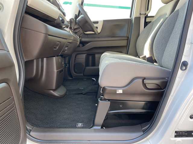 ホンダ Ｎ ＢＯＸ G 長野県 2021(令3)年 2.3万km プラチナホワイトパール ４WD/ホンダセンシング/純正メモリナビ/CD/DVD/Bluetooth/USB/バックカメラ/シートヒーター/コーナーセンサー/クルーズコントロール/ＬＥＤヘッドライト/横滑り防止装置/保証書・取説/スペアキー