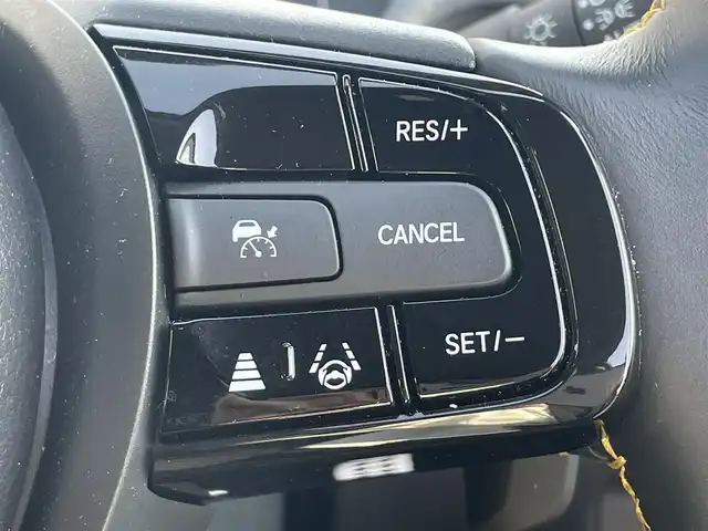 ホンダ フィット e:HEV RS 岡山県 2025(令7)年 0.8万km クリスタルブラックパール 登録時走行距離7288km/純正HDDナビ/(AM/FM/BT/DVD/Apple Car Play)/ホンダセンシング/ビルトインETC/ドライブレコーダー前方/フルセグTV/バックカメラ/コーナーセンサー前後/オートライト/衝突被害軽減システム/レーンキープアシスト/クルーズコントロール/アイドリングストップ/横滑り防止装置/盗難防止装置/ABS/パドルシフト/スマートキー/スペアキー1本/保証書/取扱説明書/記録簿