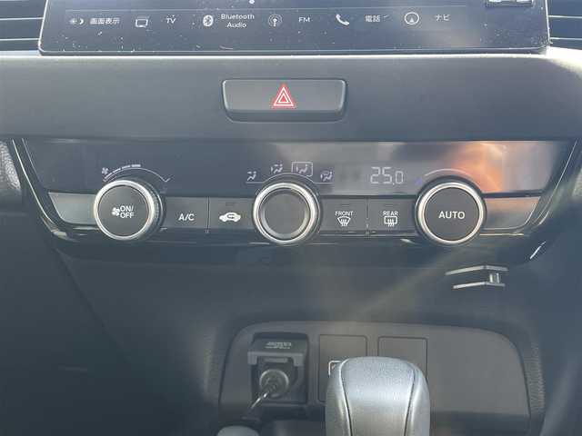 ホンダ フィット e:HEV RS 岡山県 2025(令7)年 0.8万km クリスタルブラックパール 登録時走行距離7288km/純正HDDナビ/(AM/FM/BT/DVD/Apple Car Play)/ホンダセンシング/ビルトインETC/ドライブレコーダー前方/フルセグTV/バックカメラ/コーナーセンサー前後/オートライト/衝突被害軽減システム/レーンキープアシスト/クルーズコントロール/アイドリングストップ/横滑り防止装置/盗難防止装置/ABS/パドルシフト/スマートキー/スペアキー1本/保証書/取扱説明書/記録簿