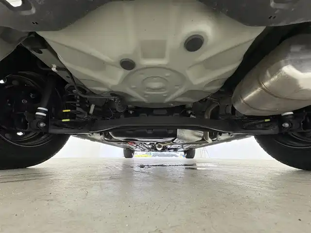 トヨタ アクア X 宮城県 2023(令5)年 1.5万km プラチナホワイトパールマイカ 純正ナビ/ＥＴＣ/ドライブレコーダー/全方位カメラ/衝突軽減システム/レーンキープアシスト/横滑り防止装置/オートライト/オートマチックハイビーム/冷房ＡＡＣ/ＡＢＳ/純正フロアマット/禁煙車