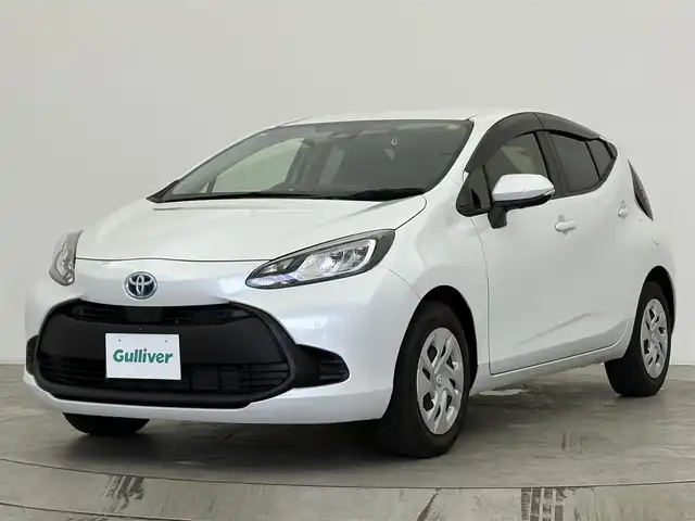 トヨタ アクア X 宮城県 2023(令5)年 1.5万km プラチナホワイトパールマイカ 純正ナビ/ＥＴＣ/ドライブレコーダー/全方位カメラ/衝突軽減システム/レーンキープアシスト/横滑り防止装置/オートライト/オートマチックハイビーム/冷房ＡＡＣ/ＡＢＳ/純正フロアマット/禁煙車