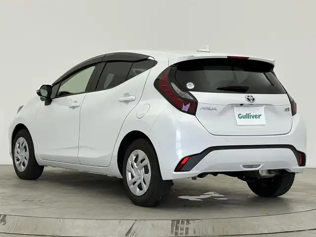 トヨタ アクア X 宮城県 2023(令5)年 1.5万km プラチナホワイトパールマイカ 純正ナビ/ＥＴＣ/ドライブレコーダー/全方位カメラ/衝突軽減システム/レーンキープアシスト/横滑り防止装置/オートライト/オートマチックハイビーム/冷房ＡＡＣ/ＡＢＳ/純正フロアマット/禁煙車
