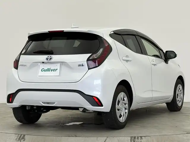 トヨタ アクア X 宮城県 2023(令5)年 1.5万km プラチナホワイトパールマイカ 純正ナビ/ＥＴＣ/ドライブレコーダー/全方位カメラ/衝突軽減システム/レーンキープアシスト/横滑り防止装置/オートライト/オートマチックハイビーム/冷房ＡＡＣ/ＡＢＳ/純正フロアマット/禁煙車