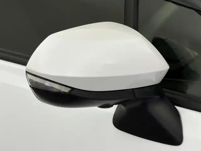 トヨタ アクア X 宮城県 2023(令5)年 1.5万km プラチナホワイトパールマイカ 純正ナビ/ＥＴＣ/ドライブレコーダー/全方位カメラ/衝突軽減システム/レーンキープアシスト/横滑り防止装置/オートライト/オートマチックハイビーム/冷房ＡＡＣ/ＡＢＳ/純正フロアマット/禁煙車