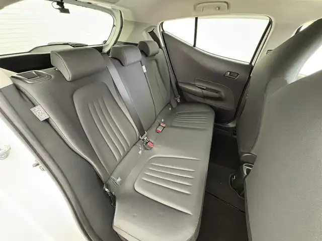 トヨタ アクア X 宮城県 2023(令5)年 1.5万km プラチナホワイトパールマイカ 純正ナビ/ＥＴＣ/ドライブレコーダー/全方位カメラ/衝突軽減システム/レーンキープアシスト/横滑り防止装置/オートライト/オートマチックハイビーム/冷房ＡＡＣ/ＡＢＳ/純正フロアマット/禁煙車