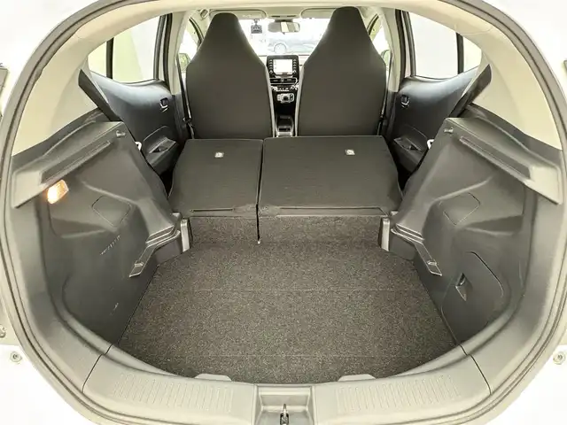 トヨタ アクア X 宮城県 2023(令5)年 1.5万km プラチナホワイトパールマイカ 純正ナビ/ＥＴＣ/ドライブレコーダー/全方位カメラ/衝突軽減システム/レーンキープアシスト/横滑り防止装置/オートライト/オートマチックハイビーム/冷房ＡＡＣ/ＡＢＳ/純正フロアマット/禁煙車