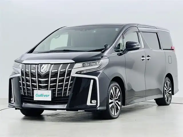 トヨタ アルファード S Cパッケージ 福島県 2022(令4)年 0.8万km ブラック トヨタセーフティセンス/・プリクラッシュセーフティ/・レーントレーシングアシスト/・クリアランスソナー/・ブラインドスポットモニター/・リアクロストラフィックアラート/・ロードサインアシスト/・レーダークルーズコントロール/純正ディスプレイオーディオ/・ナビ/フルセグTV/Bluetooth/・CD/DVDキッド/・バックカメラ/・ビルトインETC2.0/・デジタルインナーミラー/・ドライブレコーダー/純正フリップダウンモニター/両側パワースライドドア/パワーバックドア/電子パーキング/・オートホールド/ウッドコンビステアリング/・ステアリングリモコン/・ステアリングヒーター/レザーシート/・パワーシート(運転席/助手席/2列目)/・メモリシート(運転席)/・シートヒーター(運転席/助手席)/・ベンチレーション(運転席/助手席)/・オットマン/プッシュスタート/・スマートキー/・スペアキー/3眼LEDヘッドライト/・オートライト/・フォグライト/電動格納ミラー/純正フロアマット/ドアバイザー