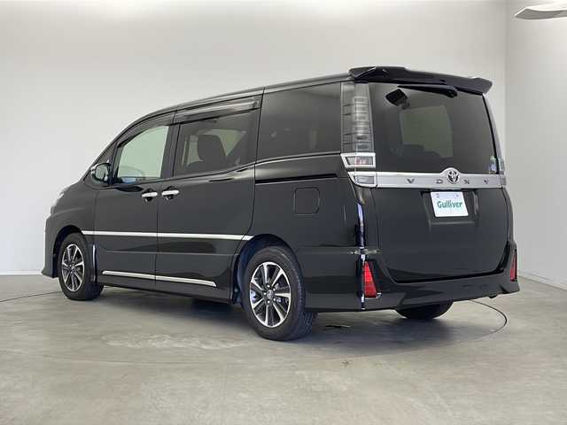 トヨタ ヴォクシー ZS 煌 新潟県 2018(平30)年 1.8万km ブラック 純正メモリナビ/フルセグTV/Bluetooth/CD/DVD/USB/バックカメラ/アルパインフリップダウンモニター/両側パワースライドドア/前方ドライブレコーダー/ビルトインETC/クルーズコントロール/レーンキープアシスト/LEDヘッドライト/純正フロアマット/純正アルミホイール