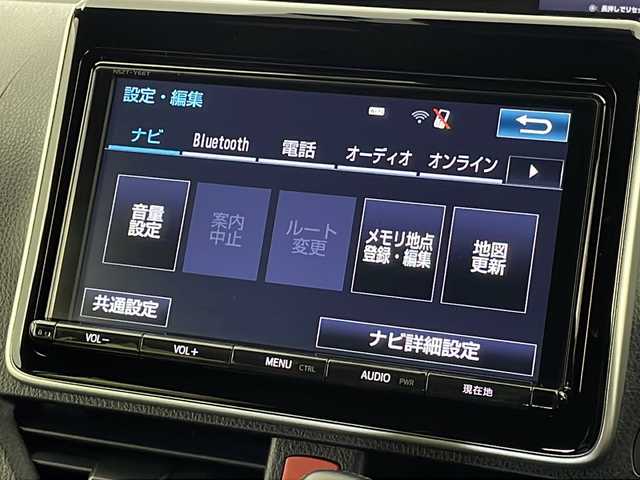 トヨタ ヴォクシー ZS 煌 新潟県 2018(平30)年 1.8万km ブラック 純正メモリナビ/フルセグTV/Bluetooth/CD/DVD/USB/バックカメラ/アルパインフリップダウンモニター/両側パワースライドドア/前方ドライブレコーダー/ビルトインETC/クルーズコントロール/レーンキープアシスト/LEDヘッドライト/純正フロアマット/純正アルミホイール
