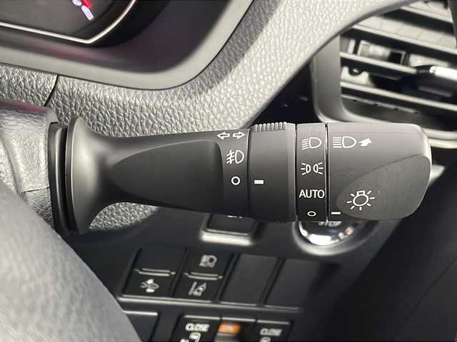 トヨタ ヴォクシー ZS 煌 新潟県 2018(平30)年 1.8万km ブラック 純正メモリナビ/フルセグTV/Bluetooth/CD/DVD/USB/バックカメラ/アルパインフリップダウンモニター/両側パワースライドドア/前方ドライブレコーダー/ビルトインETC/クルーズコントロール/レーンキープアシスト/LEDヘッドライト/純正フロアマット/純正アルミホイール