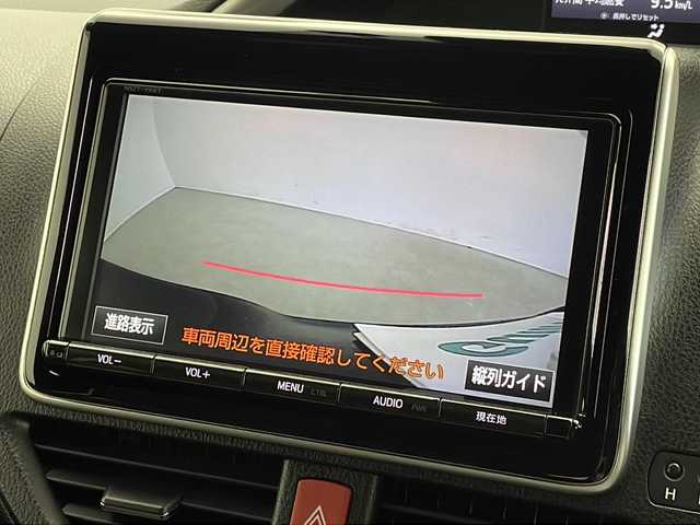 トヨタ ヴォクシー ZS 煌 新潟県 2018(平30)年 1.8万km ブラック 純正メモリナビ/フルセグTV/Bluetooth/CD/DVD/USB/バックカメラ/アルパインフリップダウンモニター/両側パワースライドドア/前方ドライブレコーダー/ビルトインETC/クルーズコントロール/レーンキープアシスト/LEDヘッドライト/純正フロアマット/純正アルミホイール