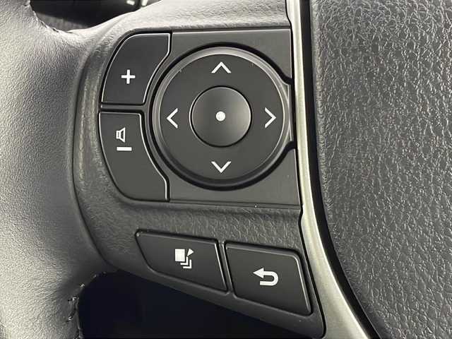トヨタ ヴォクシー ZS 煌 新潟県 2018(平30)年 1.8万km ブラック 純正メモリナビ/フルセグTV/Bluetooth/CD/DVD/USB/バックカメラ/アルパインフリップダウンモニター/両側パワースライドドア/前方ドライブレコーダー/ビルトインETC/クルーズコントロール/レーンキープアシスト/LEDヘッドライト/純正フロアマット/純正アルミホイール