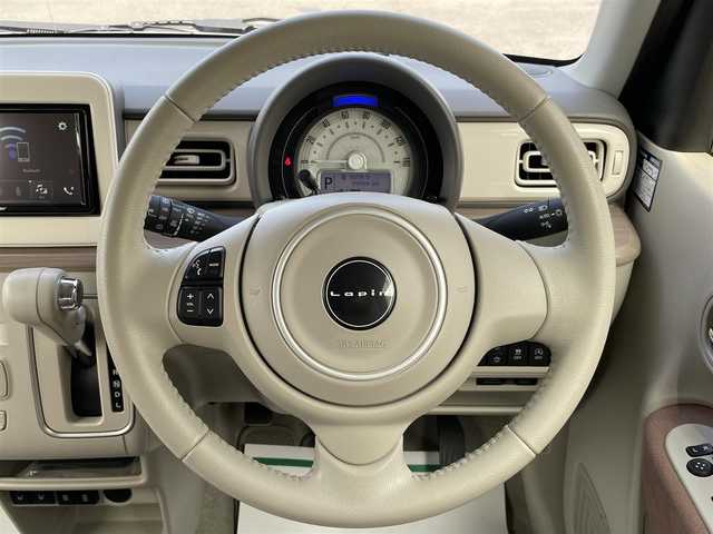 スズキ ラパン X 岩手県 2022(令4)年 3万km シフォンアイボリーM 禁煙車/4WD/社外オーディオ/→Bluetooth/CD/DVD/FM/AM/バックカメラ/前席シートヒーター/クリアランスソナー/リアコーナーセンサー/レーンキープアシスト/横滑り防止装置/衝突軽減ブレーキ/〇プッシュスタート/〇電動格納ミラー/〇ドアバイザー/〇フロアマット/〇USBポート/→タイプA/タイプC　/〇シガーソケット/オートライト/HIDヘッドライト/ビルトインETC/夏タイヤ純正アルミホイール車載/スペアキー