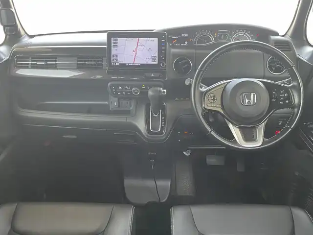 ホンダ Ｎ ＢＯＸ カスタム G EX ターボ ホンダセンシング 埼玉県 2019(令1)年 9.2万km プラチナホワイトパール (株)IDOMが運営する【じしゃロン鳩ヶ谷店】の自社ローン専用車両になりますこちらは現金またはオートローンご利用時の価格です。自社ローンご希望の方は別途その旨お申付け下さい/登録時91559km/2トーンカラー（プラチナホワイトパール×ブラック）/両側パワースライドドア/純正8インチプレミアムインターナビ(VXU-195NBi)/   AM/FM/CD/DVD/MSV/BT/USB/フルセグTV/バックカメラ/コーナーセンサー/プッシュスタート/スマートキーx2/アイドリングストップ/ホンダセンシング/　衝突軽減ブレーキ（CMBS）/　誤発信抑制機能/　後方誤発信抑制機能/　歩行者事故低減ステアリング/　アダプティブクルーズコントロール/　車線維持支援システム/　路外逸脱抑制機能/　先行車発進お知らせ機能/　標識認識機能/革巻きステアリング/　ステアリングリモコン/パドルシフト/ビルトインETC/純正15インチAW/LEDヘッドライト/　オートライト/オートハイビーム/フォグランプ/プラズマクラスター/電動格納機能付きウインカーミラー/ドアバイザー/純正フロアマット/保証書/取扱説明書/　/  /　/　