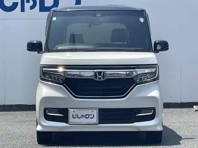 ホンダ Ｎ ＢＯＸ カスタム G EX ターボ ホンダセンシング 埼玉県 2019(令1)年 9.2万km プラチナホワイトパール (株)IDOMが運営する【じしゃロン鳩ヶ谷店】の自社ローン専用車両になりますこちらは現金またはオートローンご利用時の価格です。自社ローンご希望の方は別途その旨お申付け下さい/登録時91559km/2トーンカラー（プラチナホワイトパール×ブラック）/両側パワースライドドア/純正8インチプレミアムインターナビ(VXU-195NBi)/   AM/FM/CD/DVD/MSV/BT/USB/フルセグTV/バックカメラ/コーナーセンサー/プッシュスタート/スマートキーx2/アイドリングストップ/ホンダセンシング/　衝突軽減ブレーキ（CMBS）/　誤発信抑制機能/　後方誤発信抑制機能/　歩行者事故低減ステアリング/　アダプティブクルーズコントロール/　車線維持支援システム/　路外逸脱抑制機能/　先行車発進お知らせ機能/　標識認識機能/革巻きステアリング/　ステアリングリモコン/パドルシフト/ビルトインETC/純正15インチAW/LEDヘッドライト/　オートライト/オートハイビーム/フォグランプ/プラズマクラスター/電動格納機能付きウインカーミラー/ドアバイザー/純正フロアマット/保証書/取扱説明書/　/  /　/　