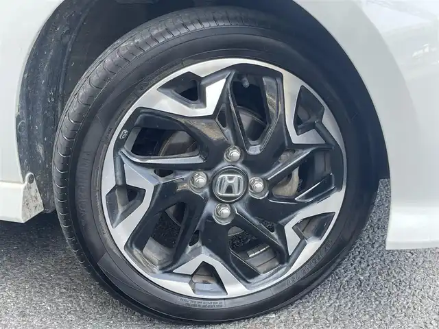 ホンダ Ｎ ＢＯＸ カスタム G EX ターボ ホンダセンシング 埼玉県 2019(令1)年 9.2万km プラチナホワイトパール (株)IDOMが運営する【じしゃロン鳩ヶ谷店】の自社ローン専用車両になりますこちらは現金またはオートローンご利用時の価格です。自社ローンご希望の方は別途その旨お申付け下さい/登録時91559km/2トーンカラー（プラチナホワイトパール×ブラック）/両側パワースライドドア/純正8インチプレミアムインターナビ(VXU-195NBi)/   AM/FM/CD/DVD/MSV/BT/USB/フルセグTV/バックカメラ/コーナーセンサー/プッシュスタート/スマートキーx2/アイドリングストップ/ホンダセンシング/　衝突軽減ブレーキ（CMBS）/　誤発信抑制機能/　後方誤発信抑制機能/　歩行者事故低減ステアリング/　アダプティブクルーズコントロール/　車線維持支援システム/　路外逸脱抑制機能/　先行車発進お知らせ機能/　標識認識機能/革巻きステアリング/　ステアリングリモコン/パドルシフト/ビルトインETC/純正15インチAW/LEDヘッドライト/　オートライト/オートハイビーム/フォグランプ/プラズマクラスター/電動格納機能付きウインカーミラー/ドアバイザー/純正フロアマット/保証書/取扱説明書/　/  /　/　