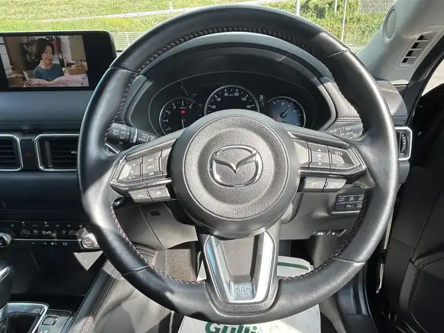 マツダ ＣＸ－５ 20S ブラックトーンED 岡山県 2022(令4)年 1.6万km ジェットブラックマイカ 純正10.25インチセンターディスプレイ/Bluetooth、AM、FM、フルセグTV/Apple Carplay、Android　Auto/全方位カメラ/運転席メモリーシート/パワーシート/前席シートヒーター/ステアリングヒーター/パドルシフト/ハンズフリー機能付きパワーバックドア/アドバンスドスマートシティブレーキアシスト/スマートシティブブレーキサポート/AT誤発進抑制制御/レーダークルーズコントロール/車線逸脱警報システム/ブラインドスポットモニタリング/ドライバーアテンションアラート/リアパーキングセンサー/アダブティブLEDヘッドライト/レーンキープアシストシステム/交通標識認識システム