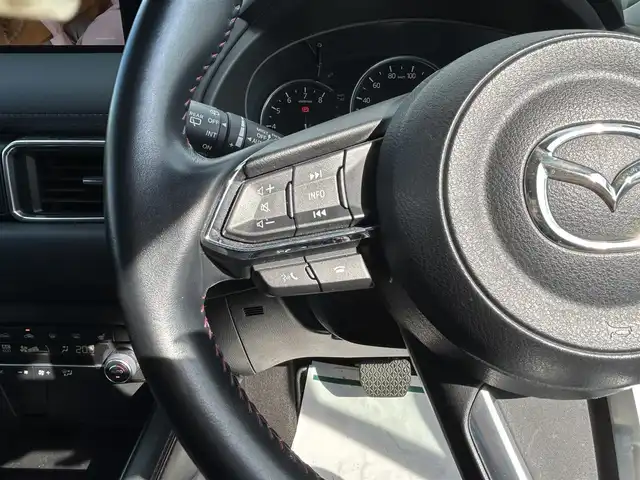 マツダ ＣＸ－５ 20S ブラックトーンED 岡山県 2022(令4)年 1.6万km ジェットブラックマイカ 純正10.25インチセンターディスプレイ/Bluetooth、AM、FM、フルセグTV/Apple Carplay、Android　Auto/全方位カメラ/運転席メモリーシート/パワーシート/前席シートヒーター/ステアリングヒーター/パドルシフト/ハンズフリー機能付きパワーバックドア/アドバンスドスマートシティブレーキアシスト/スマートシティブブレーキサポート/AT誤発進抑制制御/レーダークルーズコントロール/車線逸脱警報システム/ブラインドスポットモニタリング/ドライバーアテンションアラート/リアパーキングセンサー/アダブティブLEDヘッドライト/レーンキープアシストシステム/交通標識認識システム