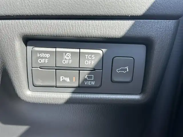マツダ ＣＸ－５ 20S ブラックトーンED 岡山県 2022(令4)年 1.6万km ジェットブラックマイカ 純正10.25インチセンターディスプレイ/Bluetooth、AM、FM、フルセグTV/Apple Carplay、Android　Auto/全方位カメラ/運転席メモリーシート/パワーシート/前席シートヒーター/ステアリングヒーター/パドルシフト/ハンズフリー機能付きパワーバックドア/アドバンスドスマートシティブレーキアシスト/スマートシティブブレーキサポート/AT誤発進抑制制御/レーダークルーズコントロール/車線逸脱警報システム/ブラインドスポットモニタリング/ドライバーアテンションアラート/リアパーキングセンサー/アダブティブLEDヘッドライト/レーンキープアシストシステム/交通標識認識システム