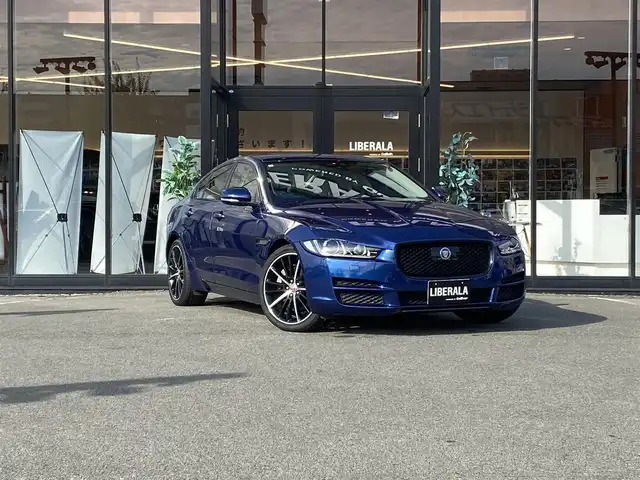 ジャガー ＸＥ XE プレステージ 福岡県 2015(平27)年 4.1万km 青Ｍ ・アダプティブクルーズコントロール/・純正ナビ／Ｂｌｕｅｔｏｏｔｈ／ＵＳＢ／ＡＵＸ／ｉＰｏｄ／ＣＤ／ＣＤチェンジャー/・バックカメラ/・白革シート/・ＥＴＣ/・純正１９ＡＷ/・パワーシート/・保証書/・取扱説明書