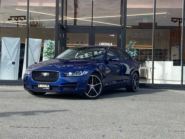 ジャガー ＸＥ XE プレステージ 福岡県 2015(平27)年 4.1万km 青Ｍ ・アダプティブクルーズコントロール/・純正ナビ／Ｂｌｕｅｔｏｏｔｈ／ＵＳＢ／ＡＵＸ／ｉＰｏｄ／ＣＤ／ＣＤチェンジャー/・バックカメラ/・白革シート/・ＥＴＣ/・純正１９ＡＷ/・パワーシート/・保証書/・取扱説明書