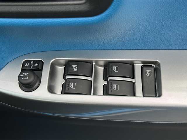 ダイハツ キャスト アクティバ G SAⅡ 山形県 2017(平29)年 5万km スプラッシュブルーM 禁煙車/4WD/スマートアシストII/前後コーナーセンサー/純正ナビ/（Bluetooth/CD/DVD/フルセグ)/バックカメラ/LEDオートライト/フォグランプ/ドライブレコーダー/ステアリングスイッチ/レーダー探知機/ETC/純正AW/純正フロアマット/電動格納ミラー/ドアバイザー