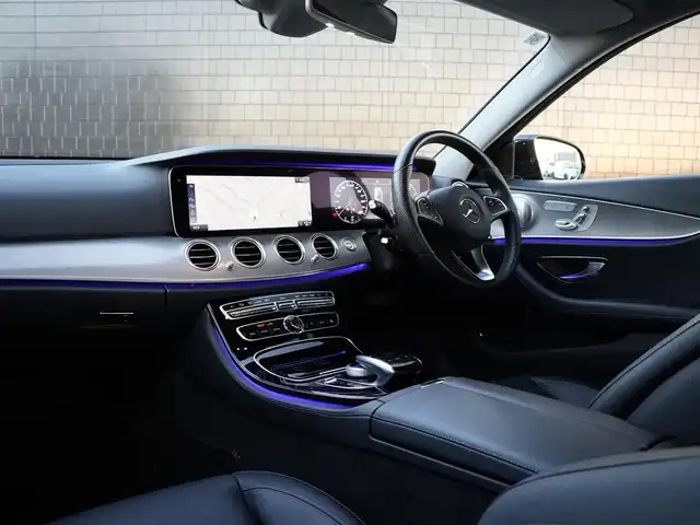 メルセデス・ベンツ Ｅ２００ アバンギャルド 静岡県 2017(平29)年 2.3万km オブシディアンブラック レザーエクスクルーシブパッケージ/レーダーセーフティパッケージ/ブラックレザーシートシートヒーター/CommandHDDナビフルセグTVBluetooth/全方位カメラ/ブルメスターサラウンド/パワートランクリッド/エアバランス/DSRCETC/ドライブレコーダー